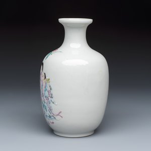 A Chinese famille rose 'Hehe Erxian' and 'Liu Hai' vase — photo 2