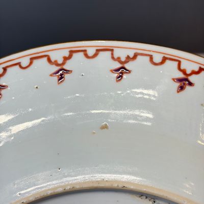 A Chinese famille rose 'arbour' plate after a design by Cornelis Pronk — foto 12
