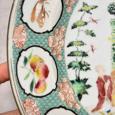 A Chinese famille rose 'arbour' plate after a design by Cornelis Pronk — foto 3