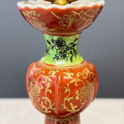 A Chinese famille rose stand, later mounted as lamp — foto 4