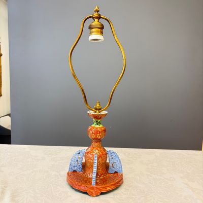 A Chinese famille rose stand, later mounted as lamp — foto 1
