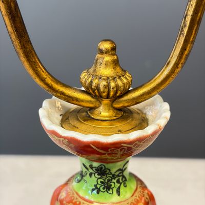 A Chinese famille rose stand, later mounted as lamp — foto 3