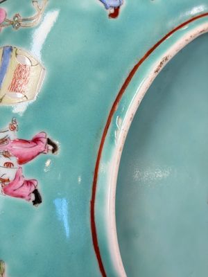 A Chinese famille rose turquoise-ground 'Playing Boys' plate — foto 14