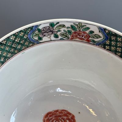 A Chinese famille verte 'Klapmuts' bowl — foto 22