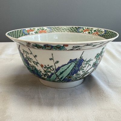 A Chinese famille verte 'Klapmuts' bowl — foto 3