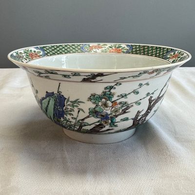 A Chinese famille verte 'Klapmuts' bowl — foto 4