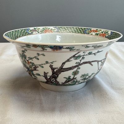 A Chinese famille verte 'Klapmuts' bowl — foto 5