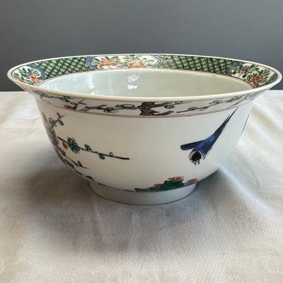 A Chinese famille verte 'Klapmuts' bowl — foto 7