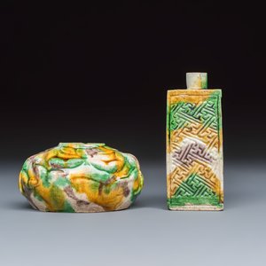 A Chinese famille verte sancai biscuit 'Crab' water pot and a 'Swastika' square bottle on a later wooden stand — photo 4