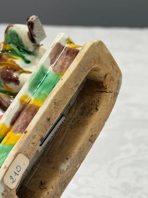 A Chinese famille verte sancai biscuit 'Merry Music Making' group — 照片 9