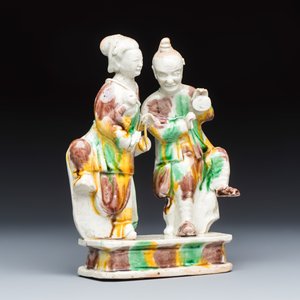 A Chinese famille verte sancai biscuit 'Merry Music Making' group — 照片 1