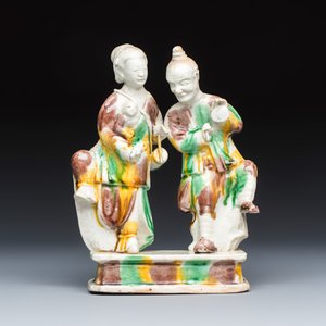 A Chinese famille verte sancai biscuit 'Merry Music Making' group — 照片 2