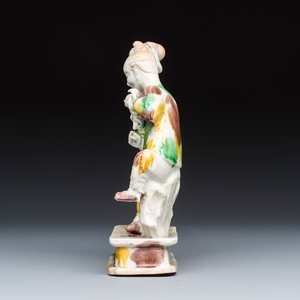 A Chinese famille verte sancai biscuit 'Merry Music Making' group — 照片 3