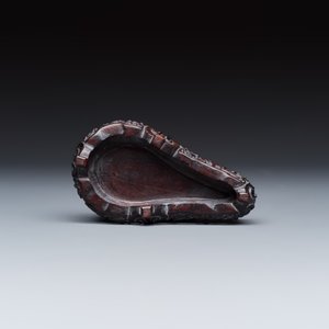 A Chinese famille verte sancai biscuit rhyton or libation cup in the shape of a buffalo head — foto 9