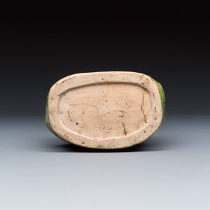 A Chinese sancai-glazed stoneware group of Guanyin and two attendants — foto 7