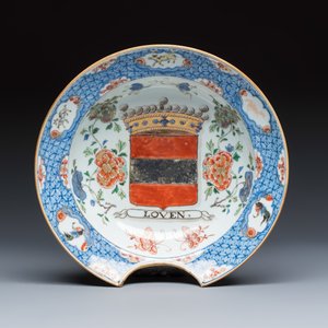 A Chinese verte-Imari 'Provinces' shaving bowl with the arms of Loven — foto 1
