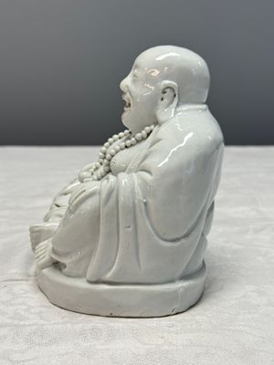 A Chinese white-glazed Milefo Buddha — 照片 6