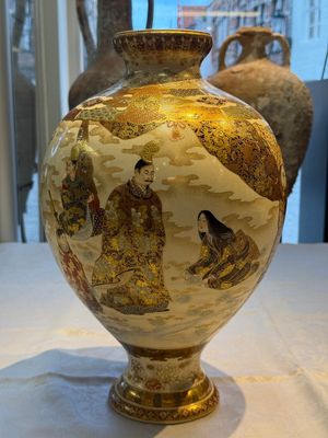 A Japanese Satsuma baluster vase with narrative design — photo 1