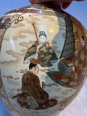 A Japanese Satsuma baluster vase with narrative design — photo 17