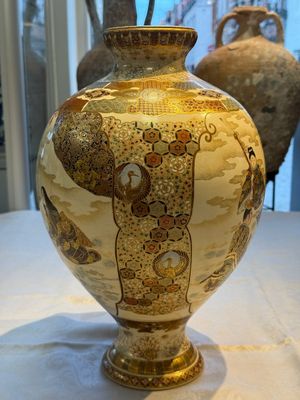A Japanese Satsuma baluster vase with narrative design — photo 2