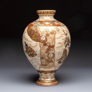 A Japanese Satsuma baluster vase with narrative design — photo 5