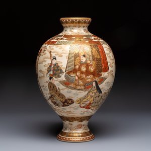 A Japanese Satsuma baluster vase with narrative design — photo 2