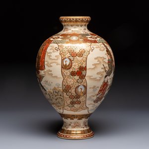 A Japanese Satsuma baluster vase with narrative design — photo 3