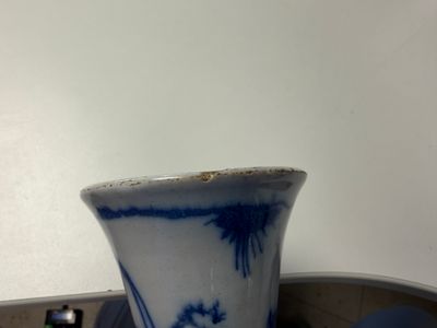A blue and white Dutch Delft chinoiserie bottle vase — 照片 3