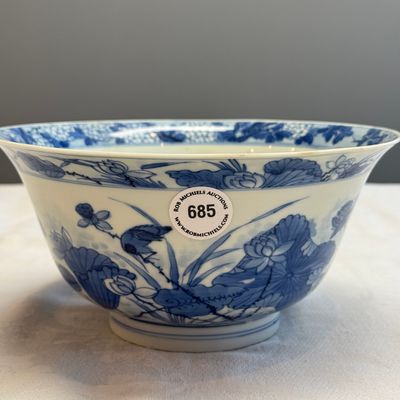A fine Chinese blue and white 'Herons by a Lotus Pond' bowl — 照片 1