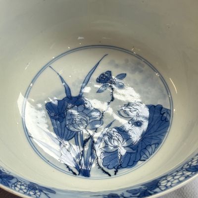 A fine Chinese blue and white 'Herons by a Lotus Pond' bowl — 照片 16