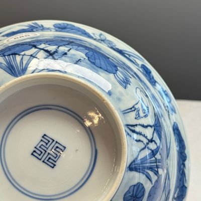 A fine Chinese blue and white 'Herons by a Lotus Pond' bowl — 照片 21