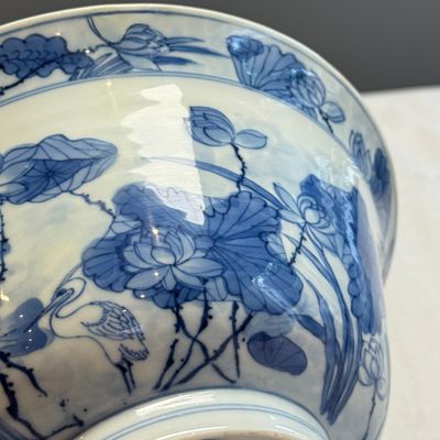 A fine Chinese blue and white 'Herons by a Lotus Pond' bowl — 照片 9