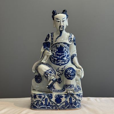 A fine Chinese blue and white figure of the immortal Zhongli Quan — 照片 1