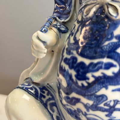 A fine Chinese blue and white figure of the immortal Zhongli Quan — 照片 3