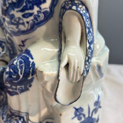 A fine Chinese blue and white figure of the immortal Zhongli Quan — 照片 4