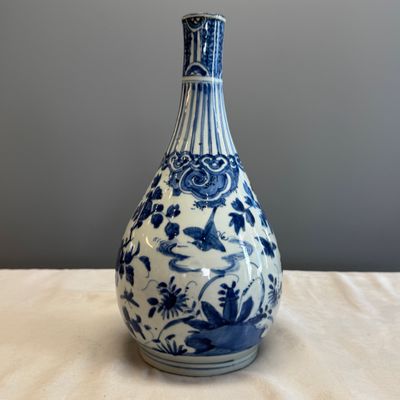 A fine Chinese blue and white pear-shaped 'Phoenix' vase — 照片 3