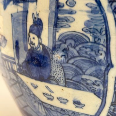 A fine Chinese blue and white vase and cover with narrative design — foto 10