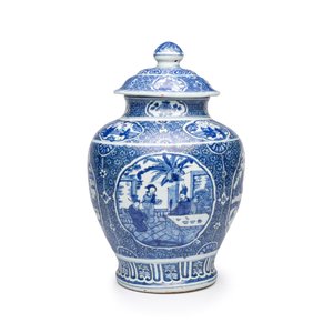 A fine Chinese blue and white vase and cover with narrative design — foto 1