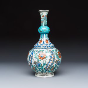 A fine Samson Iznik-style bottle vase with saz leaves — photo 2