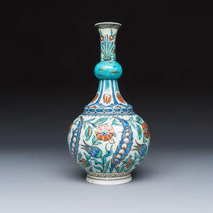 A fine Samson Iznik-style bottle vase with saz leaves — photo 4