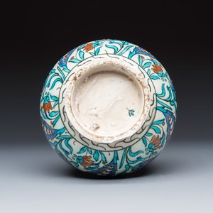 A fine Samson Iznik-style bottle vase with saz leaves — photo 7