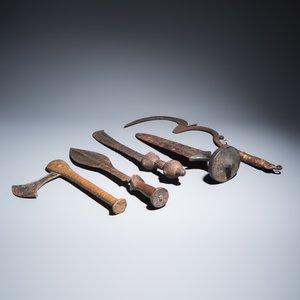 A group of five African tribal weapons — foto 1
