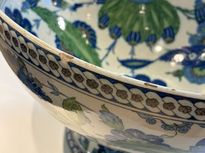 A large Cantagalli Iznik-style footed bowl — photo 11