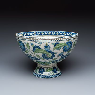 A large Cantagalli Iznik-style footed bowl, Italy, 19th C.