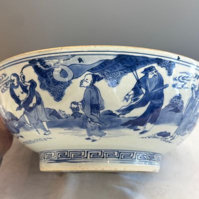 A large Chinese blue and white 'Ba Xian Zhu Shou 八仙祝壽' bowl — photo 3