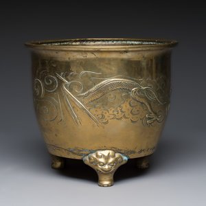 A large Chinese bronze 'Dragon' tripod censer, 19th C. — photo 3