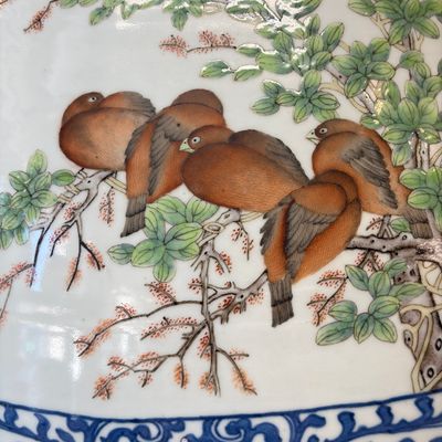 A large Chinese famille rose 'Hu' vase with birds and butterflies — photo 6