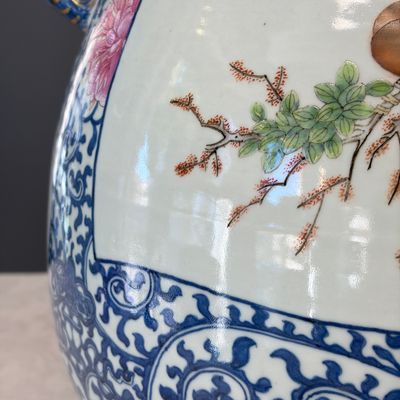 A large Chinese famille rose 'Hu' vase with birds and butterflies — photo 7