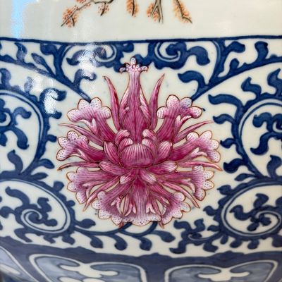 A large Chinese famille rose 'Hu' vase with birds and butterflies — photo 8