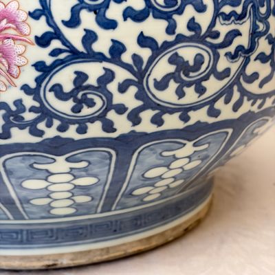 A large Chinese famille rose 'Hu' vase with birds and butterflies — photo 10
